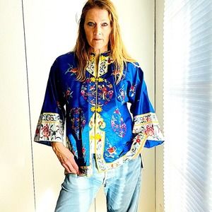 Vintage Traditional Chinese Silk Dragon jacket  Kimono Tops Embroidery Statement